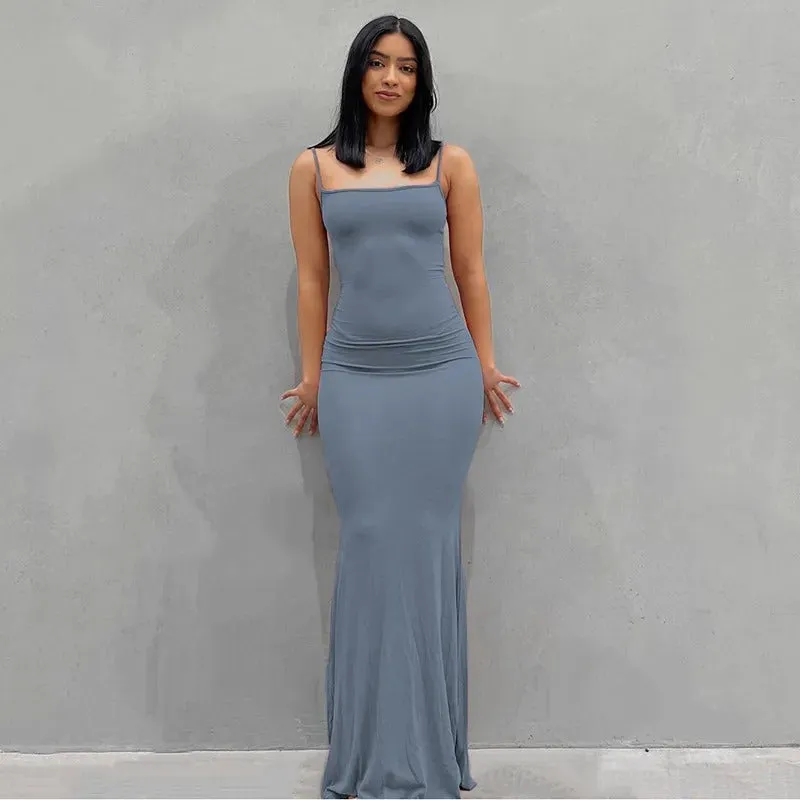 Figure-Flattering Solid Maxi Bodycon Dress with Side Slit