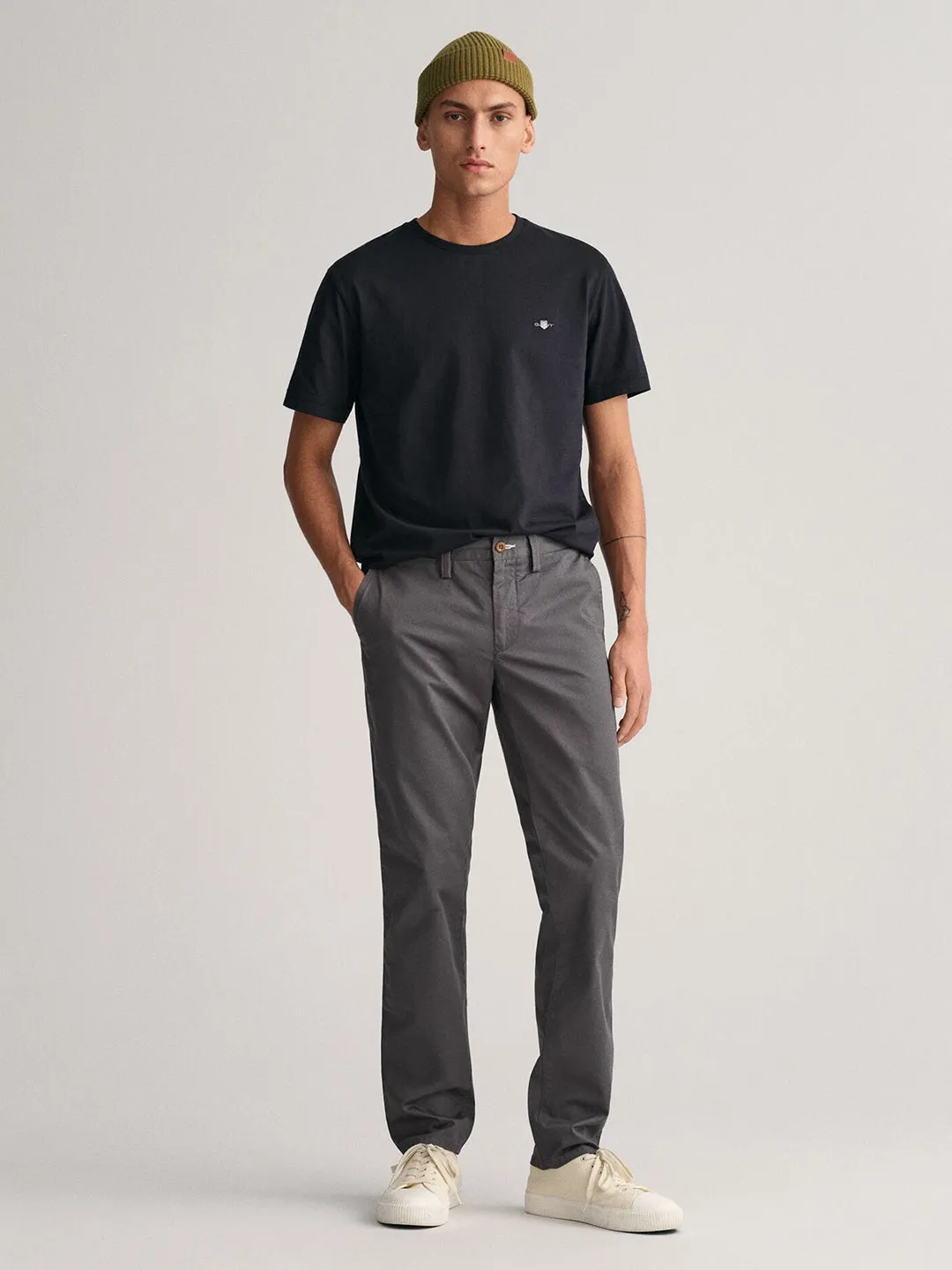 Gant Men Grey Solid Slim Fit Flat-Front Chinos