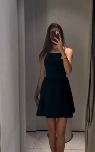 Liana - Flattering mini dress