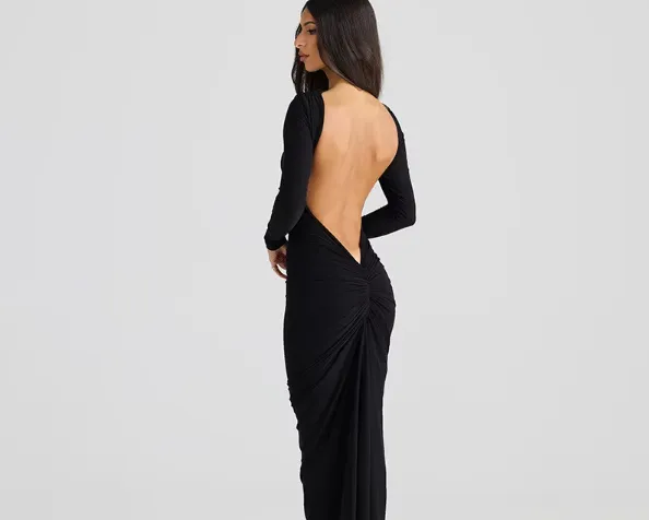 Marina - Flattering dress with open back